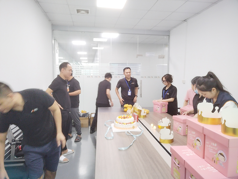 耀世导热材料:举办员工生日会 爱心传递暖人心